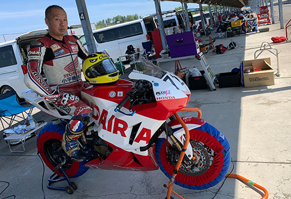 バイクレーシング参加の際に撮影